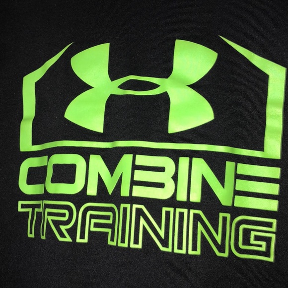 Boys🔥New🔥Under Armour Combine Training Shirt - Picture 4 of 6